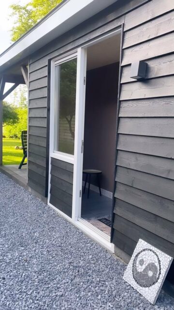 NIEUWE PRAKTIJK RUIMTE!Praktijk ruimte naast het huis, 📍Zuideinde 251 Nieuwkoop.Vanaf augustus elke maandag aan het masseren 🍀Met leuke nieuwe dingen bezig, zoals een website 🤩Ik hou jullie op de hoogte!🥰